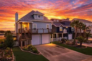 3912 Bridge Harbor Dr, Galveston, TX 77554 - Photo 1