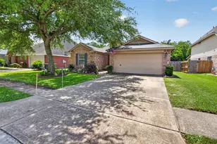 3614 Mahogany Trail, Pearland, TX 77584 - Photo 3