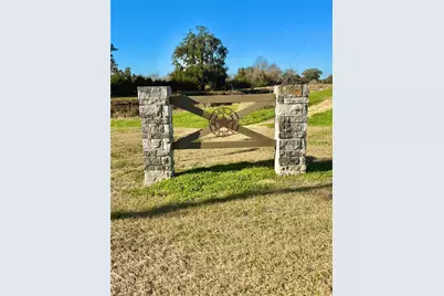 200 Cripple Creek Lane, Angleton, TX 77515 - Photo 3