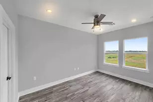 186 Ocean View Dr, Crystal Beach, TX 77650 - Photo 35