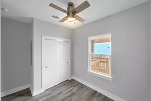 186 Ocean View Dr, Crystal Beach, TX 77650 - Photo 11