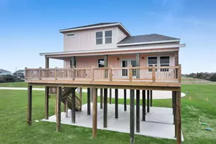 186 Ocean View Dr, Crystal Beach, TX 77650 - Photo 5