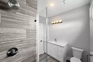 186 Ocean View Dr, Crystal Beach, TX 77650 - Photo 7