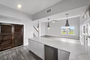 186 Ocean View Dr, Crystal Beach, TX 77650 - Photo 23