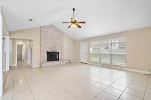 4915 Kentington Dr, Alvin, TX 77511 - Photo 5