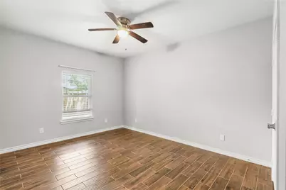 507 E Foley Street, Alvin, TX 77511 - Photo 23