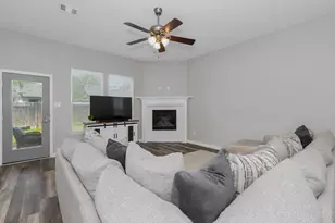 30218 Creekside Dr, Brookshire, TX 77423 - Photo 13