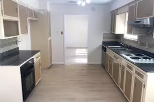 13611 Elm Ct, Sugar Land, TX 77498 - Photo 5