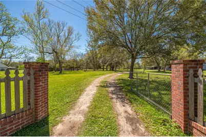 6009 Terrebonne Road, Hitchcock, TX 77563 - Photo 1