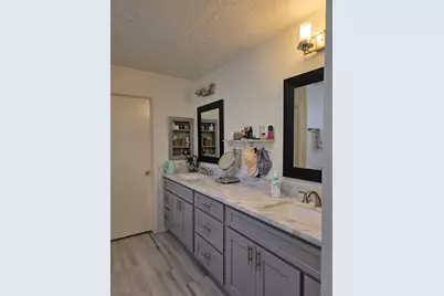 10727 Kitty Brook Drive, Houston, TX 77071 - Photo 15