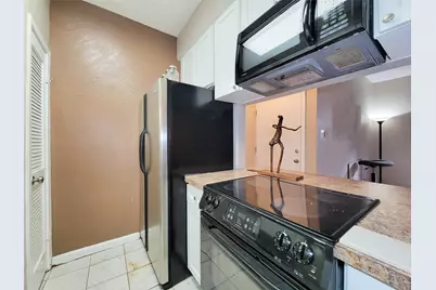 10047 Westpark Drive #21, Houston, TX 77042 - Photo 5