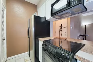 10047 Westpark Dr, Houston, TX 77042 - Photo 5
