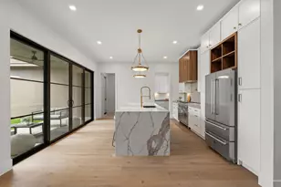309 Avenue of Oaks St, Houston, TX 77009 - Photo 1