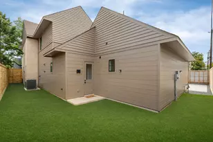 309 Avenue of Oaks St, Houston, TX 77009 - Photo 35