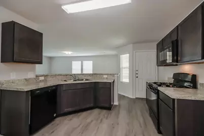 313 Fallow Deer Drive, Huntsville, TX 77320 - Photo 3