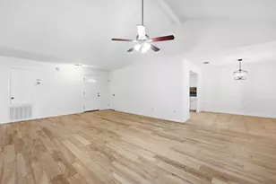 29038 Deadwood Ln, Shenandoah, TX 77381 - Photo 7