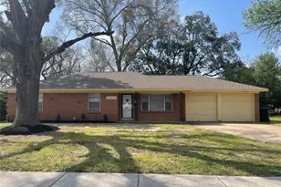 2015 Wycliffe Dr, Houston, TX 77043 - Photo 1