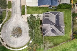 7935 Woodcrest Ct, Sugar Land, TX 77479 - Photo 33