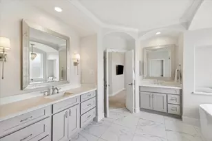 7935 Woodcrest Ct, Sugar Land, TX 77479 - Photo 17