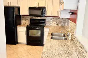 2630 Arlington St, Houston, TX 77008 - Photo 3