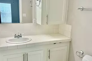 2630 Arlington St, Houston, TX 77008 - Photo 9