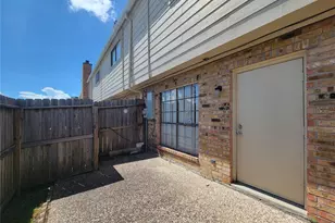 10212 Longmont Dr, Houston, TX 77042 - Photo 23