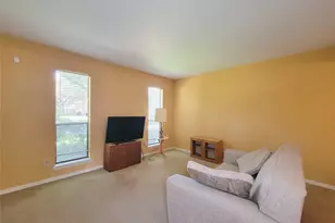 10212 Longmont Dr, Houston, TX 77042 - Photo 7