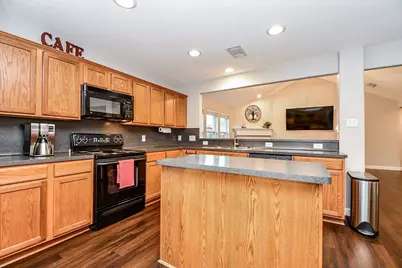 2034 Creek Shore Lane, Pearland, TX 77581 - Photo 17