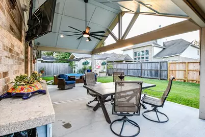 2034 Creek Shore Lane, Pearland, TX 77581 - Photo 33