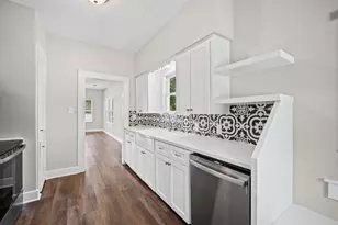 909 King St, Houston, TX 77022 - Photo 3