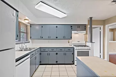 4310 Ebbtide Drive, Houston, TX 77045 - Photo 7