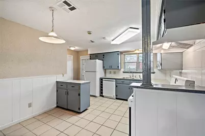 4310 Ebbtide Drive, Houston, TX 77045 - Photo 9