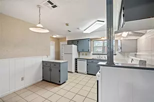 4310 Ebbtide Dr, Houston, TX 77045 - Photo 9