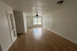 3907 Cinnamon Cove Dr, Dickinson, TX 77539 - Photo 5