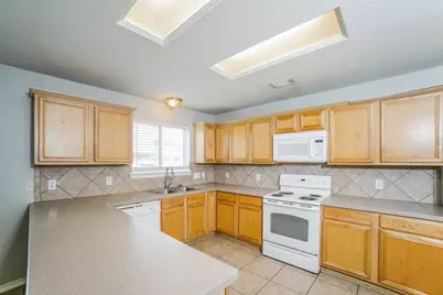 13030 Sandhill Park Lane, Houston, TX 77044 - Photo 9