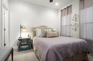738 W 20th St, Houston, TX 77008 - Photo 13