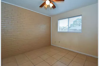 1517 Barcelona Way, Baytown, TX 77520 - Photo 15