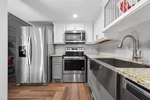 8973 Imogene St, Houston, TX 77036 - Photo 17