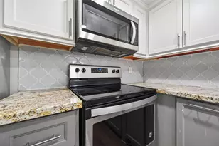 8973 Imogene St, Houston, TX 77036 - Photo 19