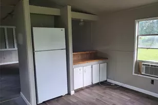 12175 Hilltop Dr, Willis, TX 77318 - Photo 7