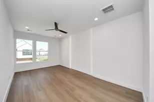 2222 Via Isa Ln, Houston, TX 77051 - Photo 17