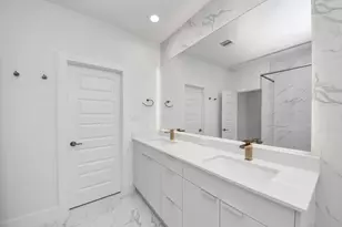 2222 Via Isa Ln, Houston, TX 77051 - Photo 25