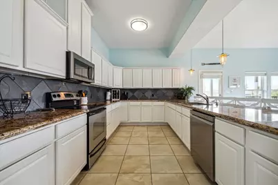 4015 Warchest Court, Galveston, TX 77554 - Photo 15