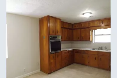 501 S Holmes Street, La Porte, TX 77571 - Photo 11