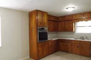 501 S Holmes St, La Porte, TX 77571 - Photo 11