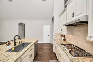 2939 Dawn Haven Ln, Pearland, TX 77584 - Photo 13
