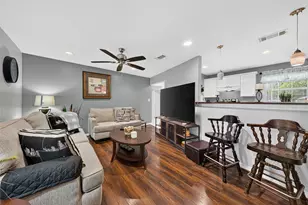 6039 Willow Glen Dr, Houston, TX 77033 - Photo 5