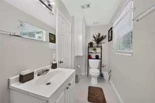 6039 Willow Glen Dr, Houston, TX 77033 - Photo 23