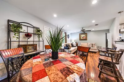 6039 Willow Glen Drive, Houston, TX 77033 - Photo 7