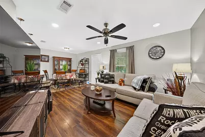 6039 Willow Glen Drive, Houston, TX 77033 - Photo 3